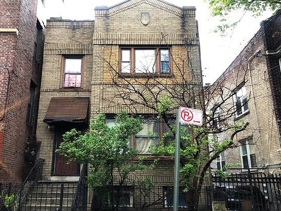 Single-family for Pre-foreclosure / auction Concourse, Bronx