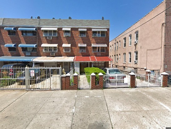 Multi-family for Pre-foreclosure / auction Soundview, Bronx