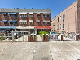 Home for Pre-foreclosure / auction Soundview, Bronx