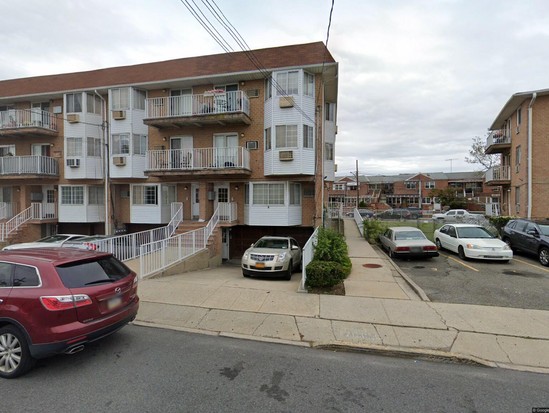 Condo for Pre-foreclosure / auction Canarsie, Brooklyn