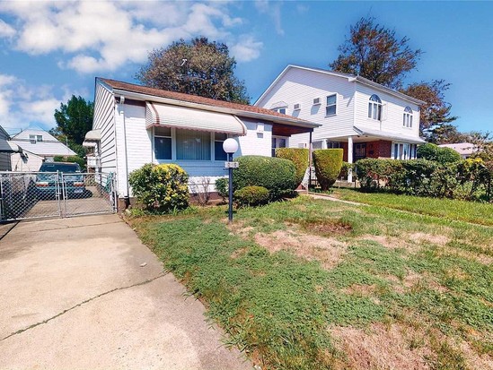 Single-family for Pre-foreclosure Laurelton, Queens