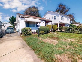 Home for Pre-foreclosure Laurelton, Queens