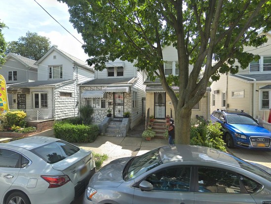 Single-family for Pre-foreclosure South Ozone Park, Queens