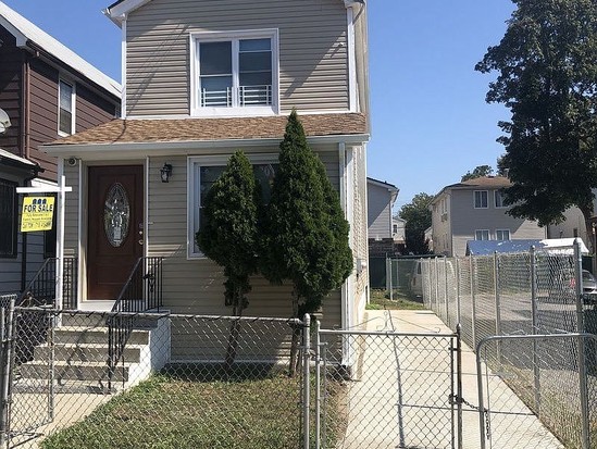 Single-family for Sale South Ozone Park, Queens