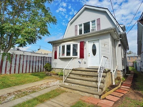 Single-family for Sale Great Kills, Staten Island