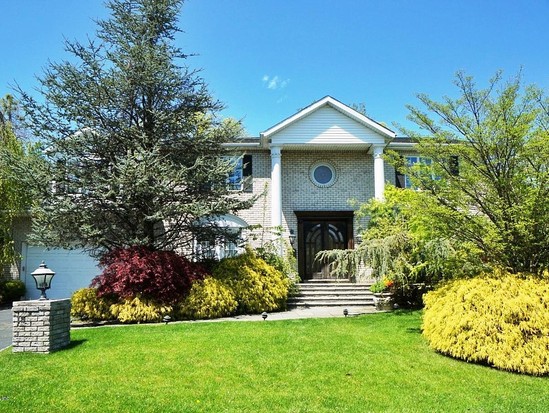 Single-family for Sale Todt Hill, Staten Island