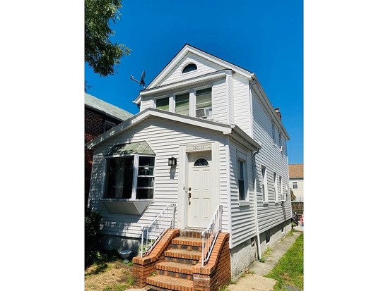 Single-family for Sale Richmond Hill, Queens