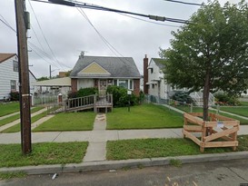 Home for Pre-foreclosure Springfield Gardens, Queens