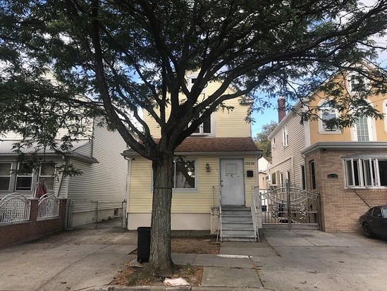 Single-family for Pre-foreclosure / auction South Ozone Park, Queens