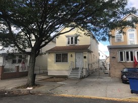 Home for Pre-foreclosure / auction South Ozone Park, Queens