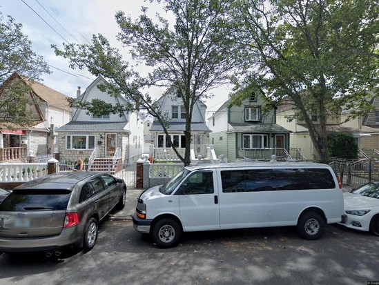 Single-family for Pre-foreclosure South Ozone Park, Queens