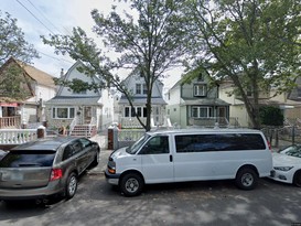 Home for Pre-foreclosure South Ozone Park, Queens