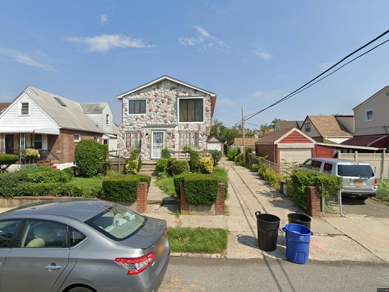 Single-family for Pre-foreclosure / auction Laurelton, Queens