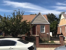 Home for Pre-foreclosure / auction Laurelton, Queens