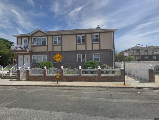 Multi-family for Pre-foreclosure / auction Springfield Gardens, Queens