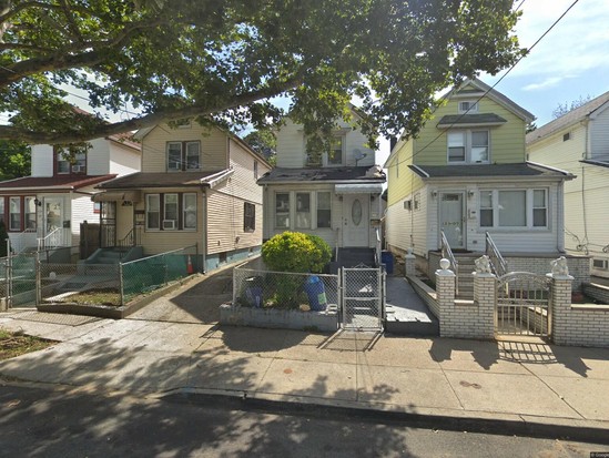 Single-family for Pre-foreclosure South Ozone Park, Queens