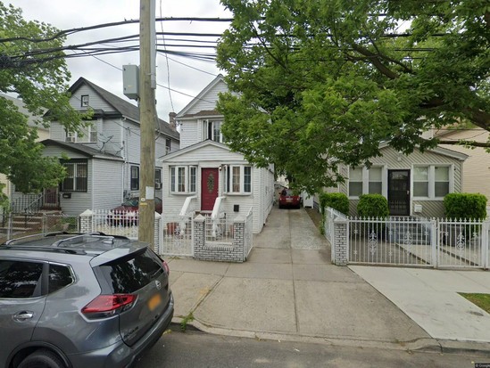 Single-family for Pre-foreclosure South Ozone Park, Queens