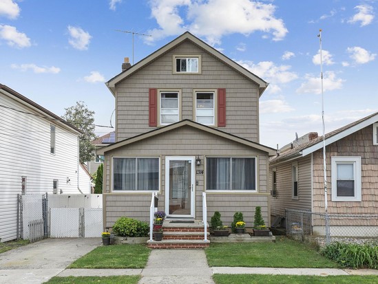 Single-family for Sale Midland Beach, Staten Island