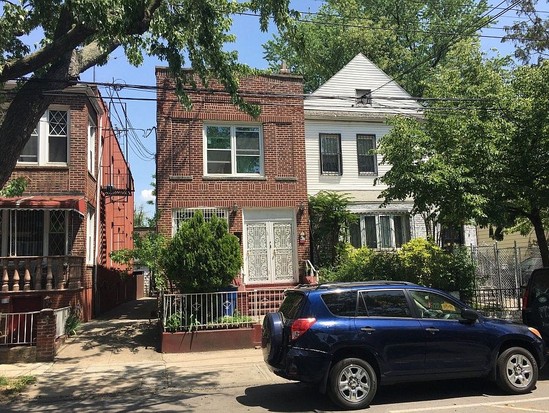 Single-family for Pre-foreclosure / auction East Flatbush, Brooklyn