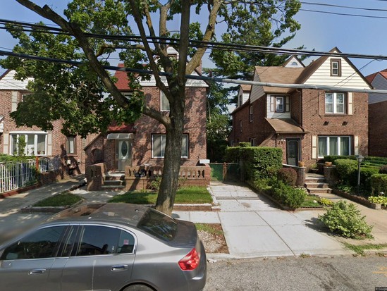 Single-family for Pre-foreclosure Laurelton, Queens