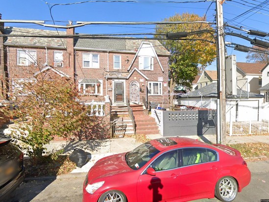 Single-family for Pre-foreclosure / auction South Ozone Park, Queens