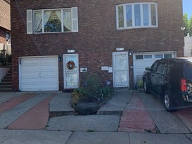 Home for Pre-foreclosure / auction Kew Gardens Hills, Queens