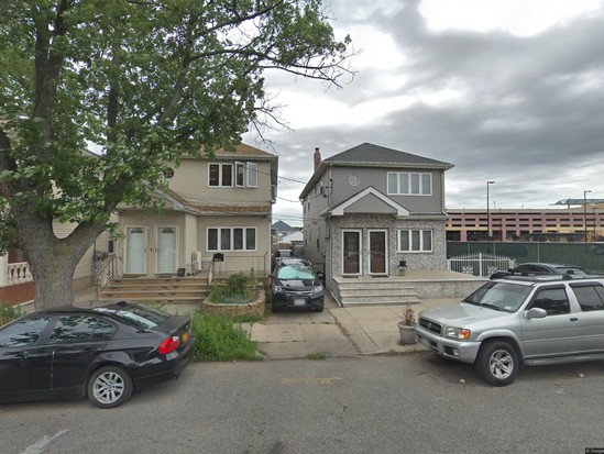 Multi-family for Pre-foreclosure / auction South Ozone Park, Queens