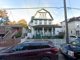 Home for Pre-foreclosure Far Rockaway, Queens