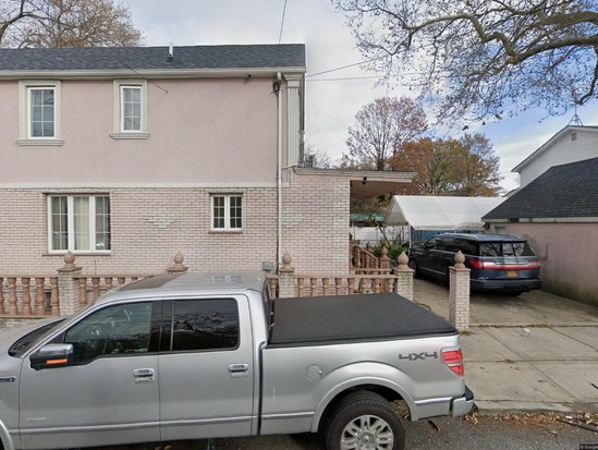 Single-family for Pre-foreclosure / auction South Ozone Park, Queens