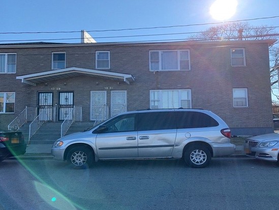 Single-family for Pre-foreclosure / auction Far Rockaway, Queens