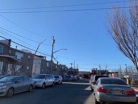 Home for Pre-foreclosure / auction Far Rockaway, Queens