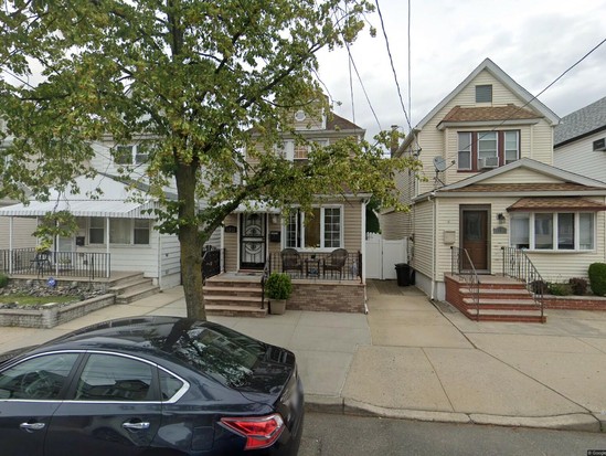 Single-family for Pre-foreclosure Ozone Park, Queens