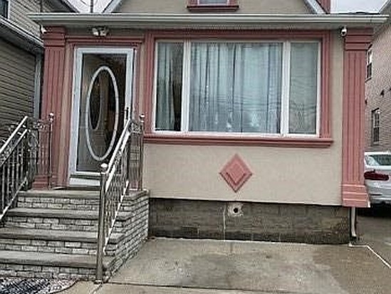 Single-family for Sale South Ozone Park, Queens