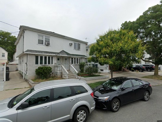 Single-family for Pre-foreclosure South Ozone Park, Queens