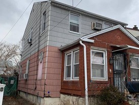 Home for Pre-foreclosure / auction South Ozone Park, Queens