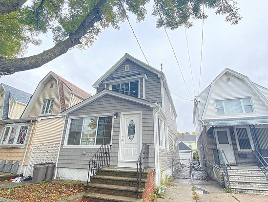 Single-family for Sale Ozone Park, Queens