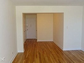 Home for Pre-foreclosure / auction Kew Gardens, Queens