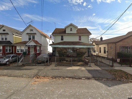 Multi-family for Pre-foreclosure / auction South Ozone Park, Queens