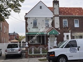 Home for Pre-foreclosure Laurelton, Queens