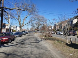 Home for Pre-foreclosure / auction Laurelton, Queens