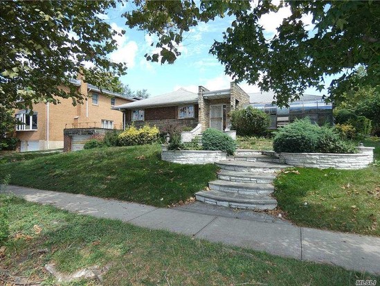 Single-family for Sale Kew Gardens Hills, Queens