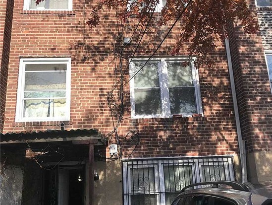 Multi-family for Pre-foreclosure / auction Kew Gardens Hills, Queens