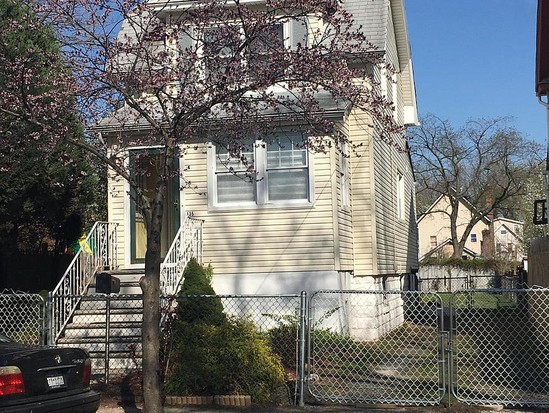 Single-family for Sale Mariners Harbor, Staten Island