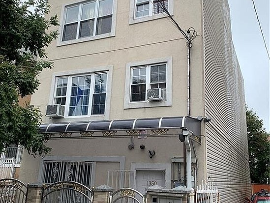 Multi-family for Sale Concourse, Bronx