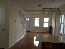 Home for Pre-foreclosure South Ozone Park, Queens