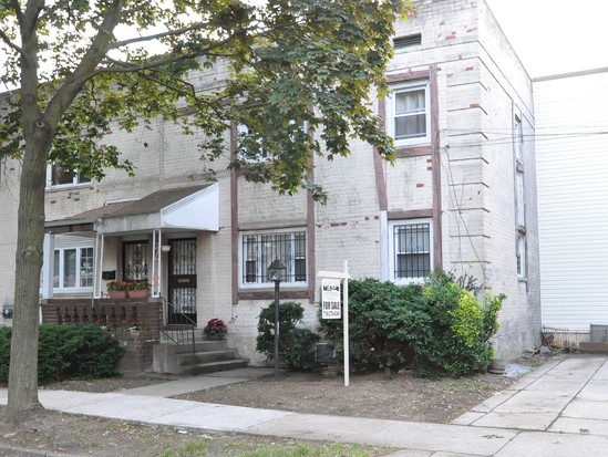 Multi-family for Pre-foreclosure Laurelton, Queens