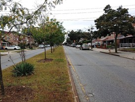 Home for Pre-foreclosure / auction Laurelton, Queens