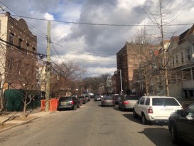 Home for Pre-foreclosure / auction Concourse, Bronx