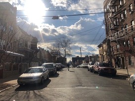 Home for Pre-foreclosure / auction Concourse, Bronx