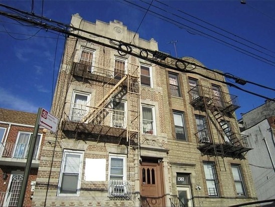 Multi-family for Sale Borough Park, Brooklyn